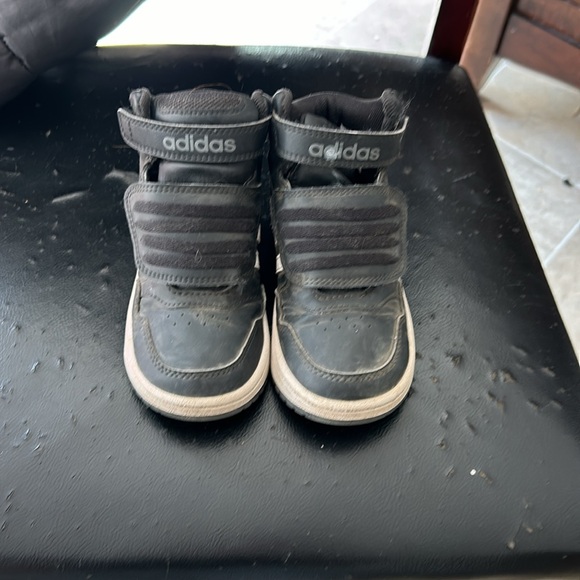 Size 9 toddler adidas high tops - Picture 2 of 3